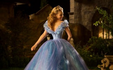 Still of Lily James in Cenicienta (2015)