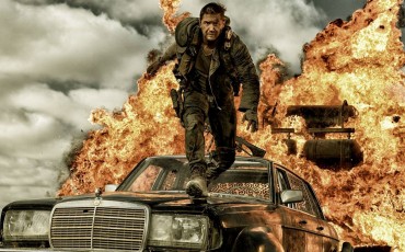 Still of Tom Hardy in Mad Max: Furia en la carretera (2015)