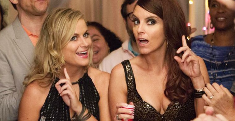 primer trailer de la película protagonizada por Tina Fey y Amy Poehler, "Hermanas"