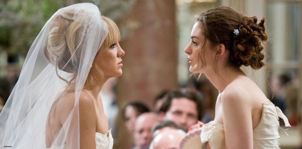 Kate Hudson y Anne Hathaway se convierten en enemigas en “Guerra de novias”.