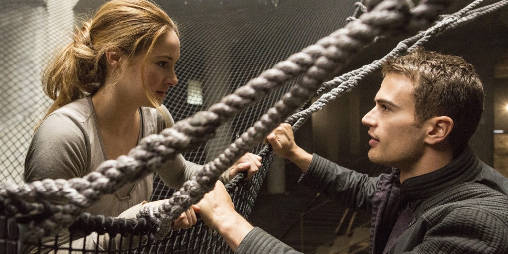 En la primera película de la saga Tris descubrirá que es divergente.