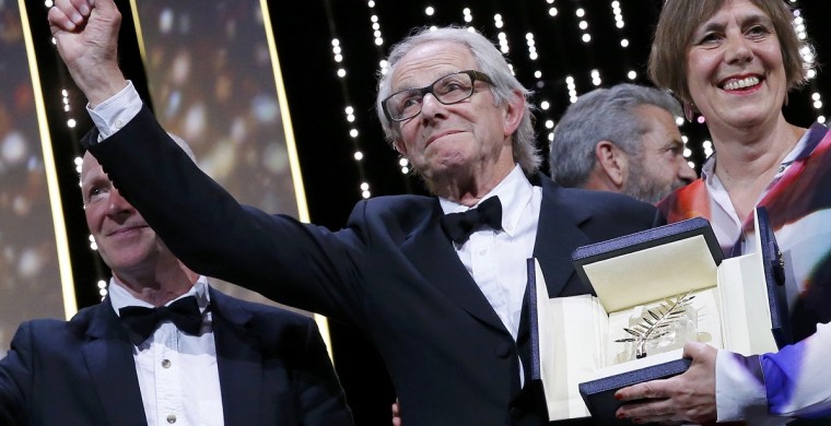 Ken Loach recibe la Palma de Oro por “I Daniel Blake”. Foto: Reuters.